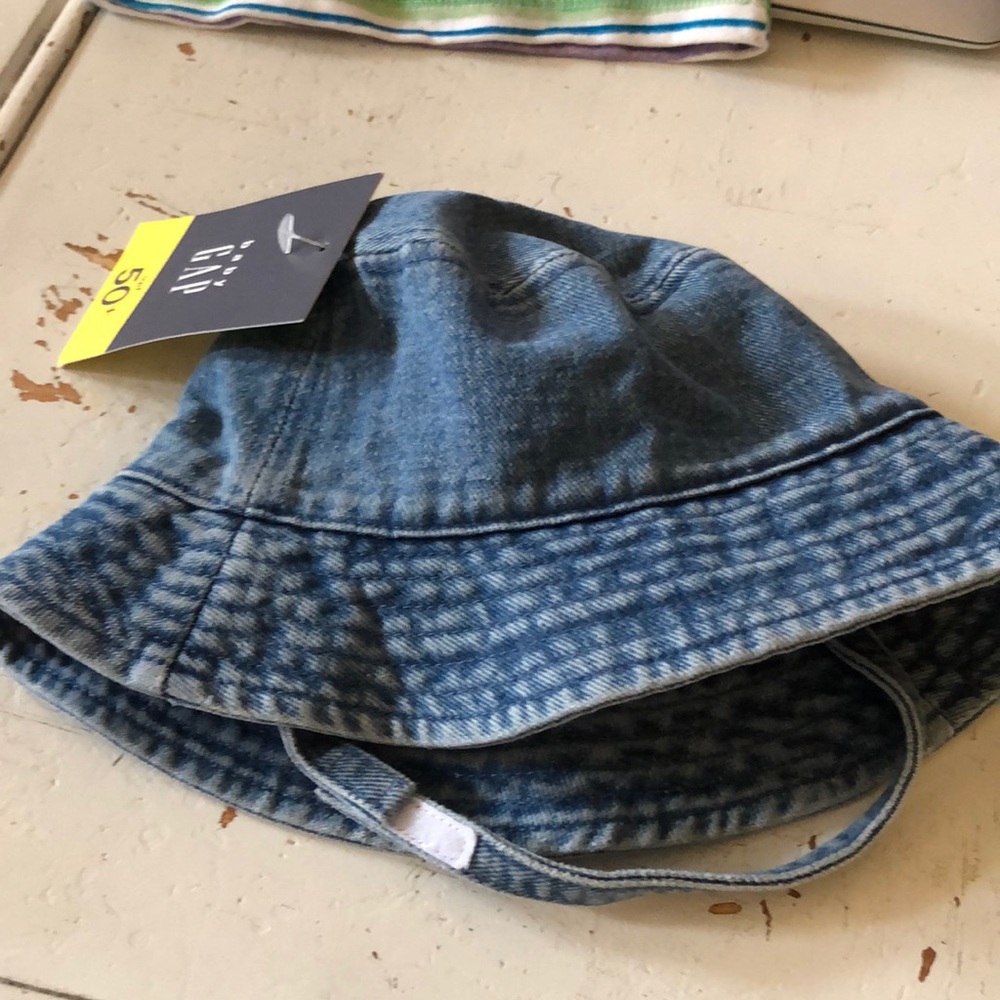 Baby gap denim bucket hat 6-12 months